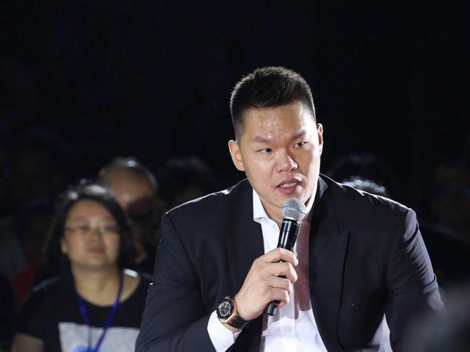 18投7中,砍27+3!火箭新秀太全面,斯玛特签早了?他可取而代之