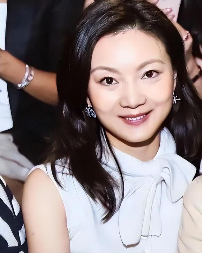 小布手下败将送蛋法网亚军，五姐郑钦文双喜临门，周意进八强