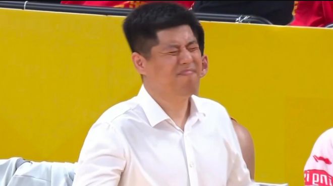 福克斯取关马刺引热议!曾取关小萨:人与人之间没必要都走很近