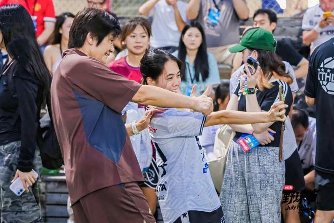 厄瓜多尔主帅:19场不败赋予我们信心,但明天一切将从零开始