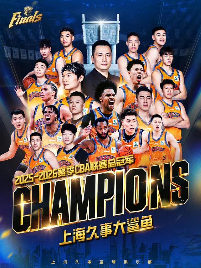 热爱不分退役与否:费德勒连看三场温网,熬夜独守包厢
