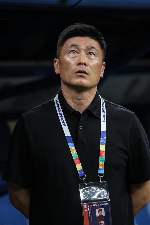 邮报:乌加特受伤不太可能影响曼联引进埃德松和M费的财力
