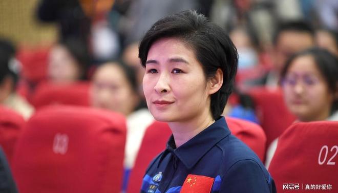 权力的诱惑!赛后庆祝队长袖标重回姆巴佩身上,曾为此不惜得罪队友