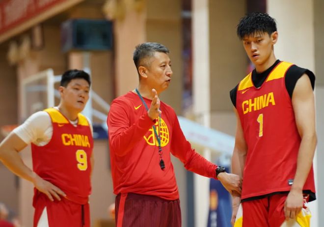 为何湖人球迷没能接纳詹姆斯？费舍尔：因为他来之前已经成名